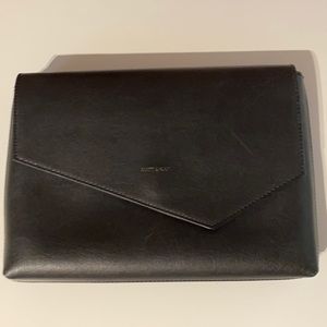 Brand New Matt & Nat Riya Clutch